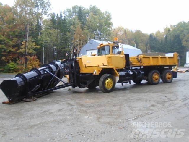 Mack RM 6866 S Lame pentru dezapezire si pluguri