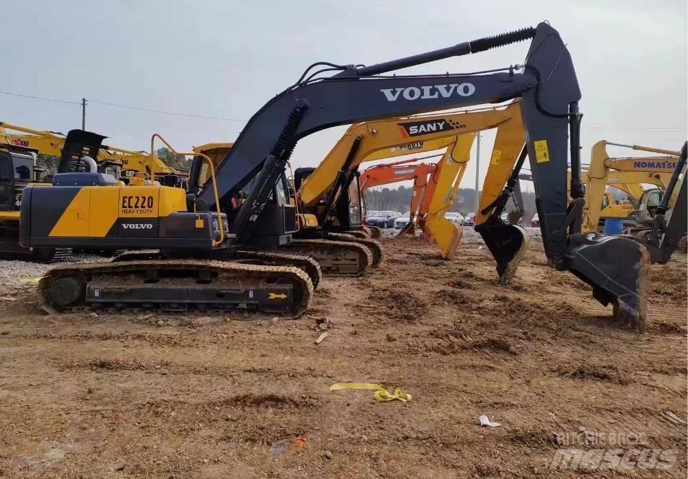 Volvo EC 220 Excavatoare pe șenile
