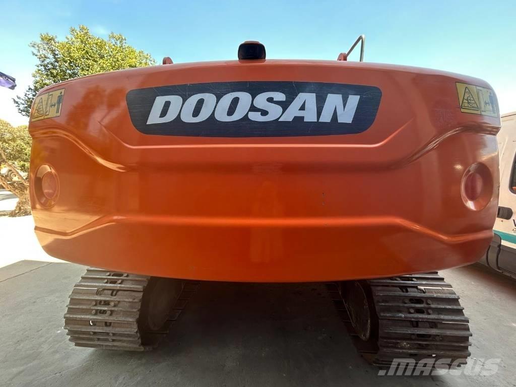 Doosan DX 225 Excavatoare pe șenile
