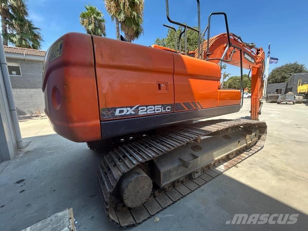 Doosan DX 225 Excavatoare pe șenile
