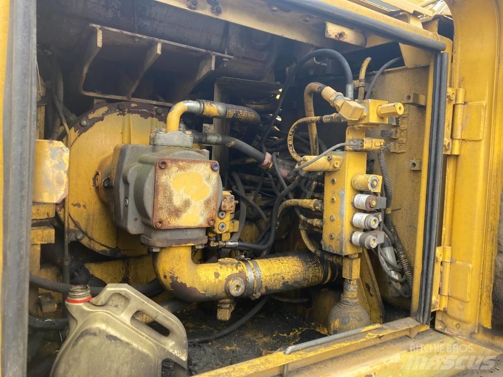 Komatsu PW 170 Excavatoare cu roti