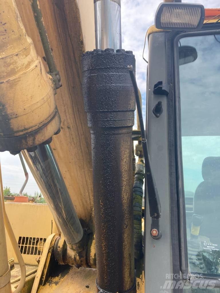 Komatsu PW 170 Excavatoare cu roti