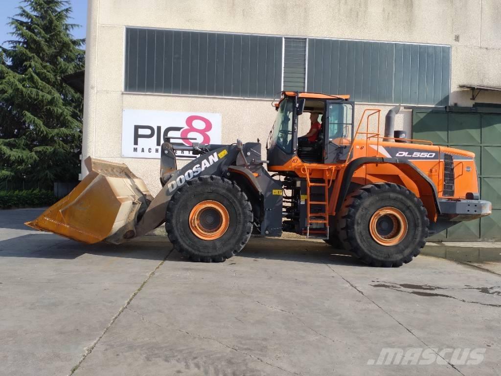 Develon DL 550-5 Incarcator pe pneuri