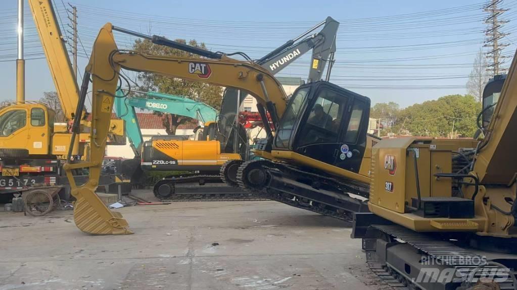 CAT 313 D Excavatoare pe șenile
