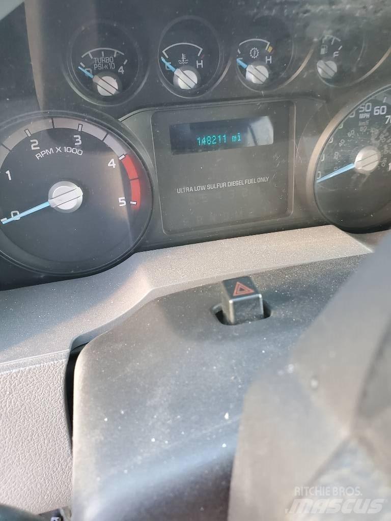 Ford F 550 SD Camioane platforma/prelata