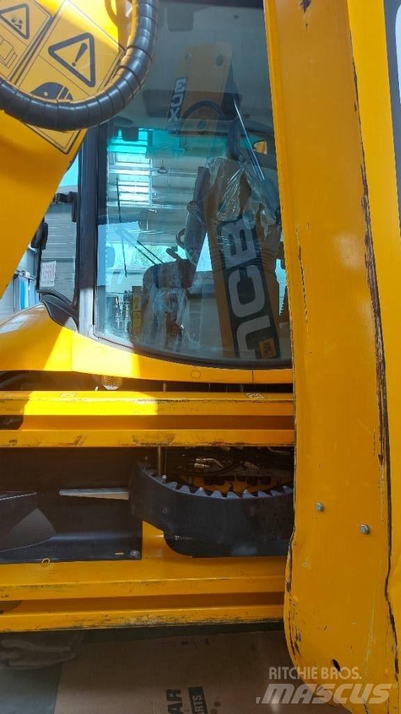 JCB 3 CX Plus Buldoexcavatoare