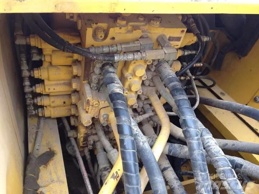 Komatsu pc220-7 Excavatoare pe șenile

