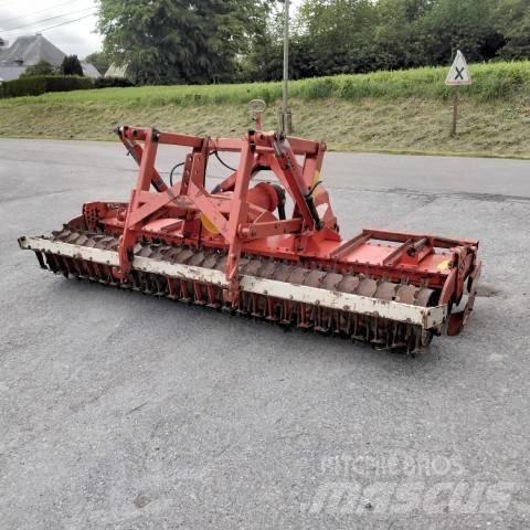 Kuhn HR3001D Grapa si pluguri rotative
