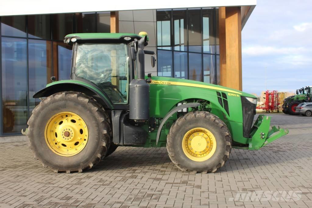 John Deere 8260 R Tractoare