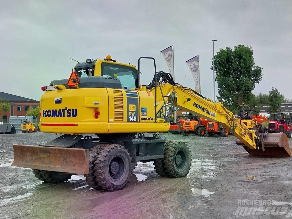 Komatsu PW148-8 Excavatoare cu roti