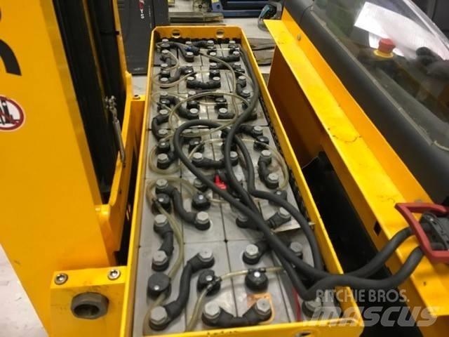 Jungheinrich ETV 214 Stivuitor cu catarg retractabil