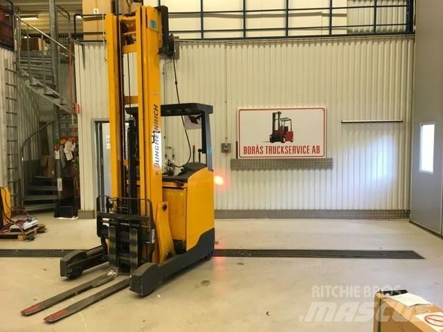 Jungheinrich ETV 214 Stivuitor cu catarg retractabil