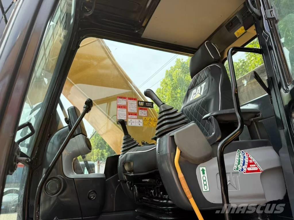 CAT 324 Excavatoare pe șenile
