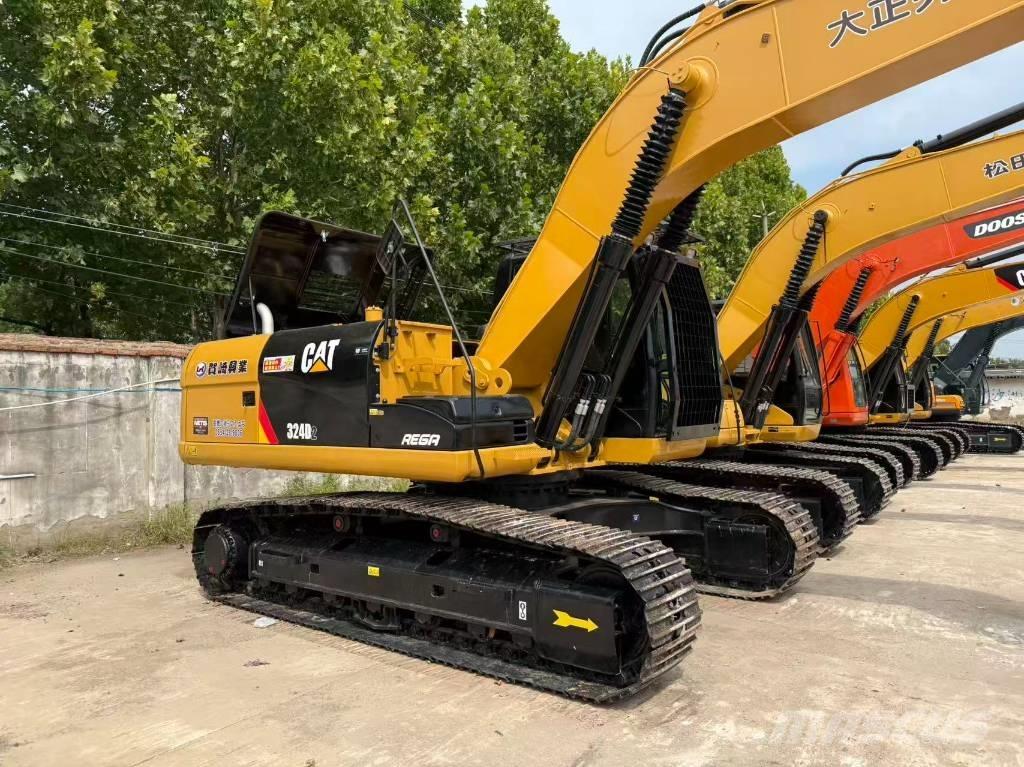 CAT 324 Excavatoare pe șenile
