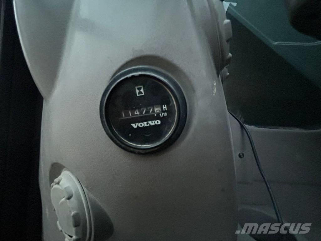 Volvo ECR 235 Excavatoare pe șenile
