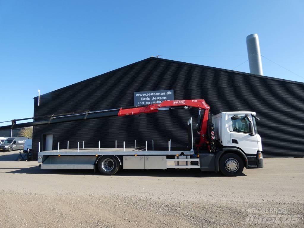 Scania P 220 Camioane cu macara