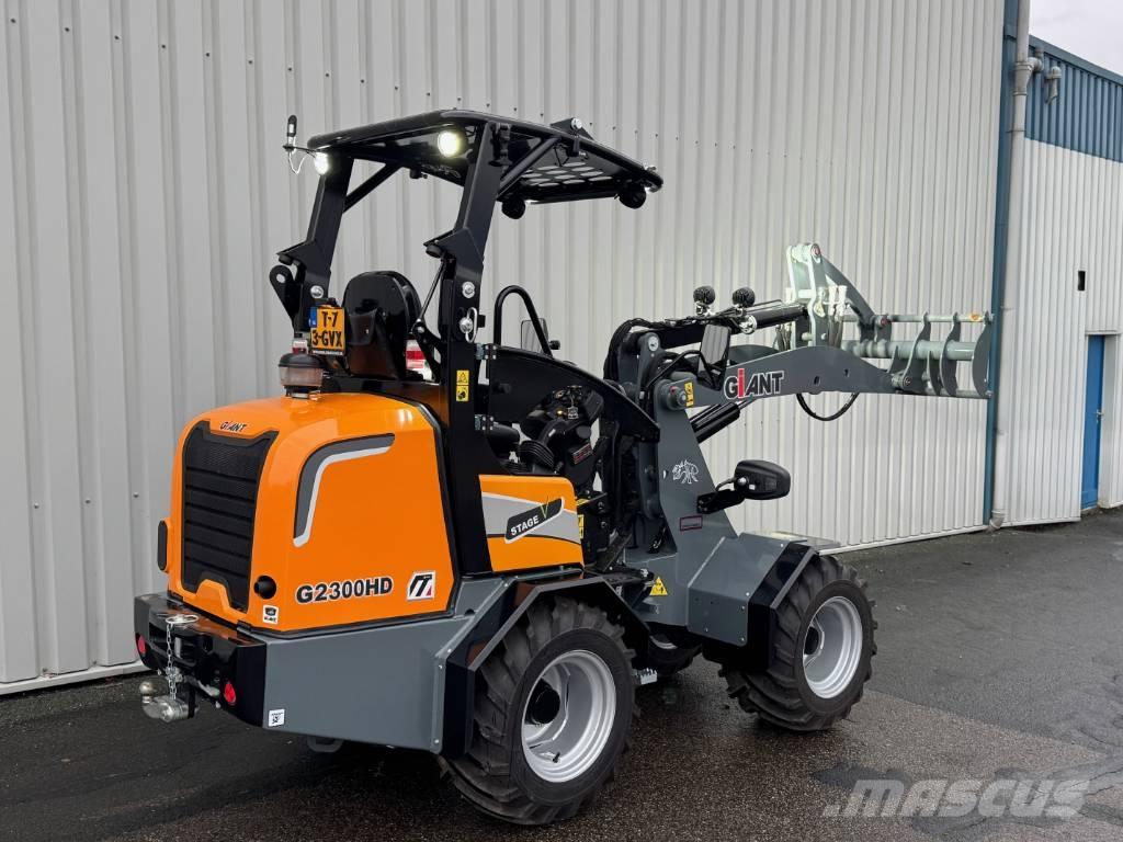 GiANT G 2300 HD Incarcator pe pneuri
