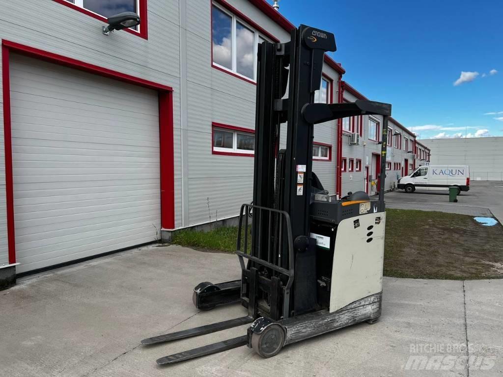 Crown ESR 5000 Stivuitor cu catarg retractabil