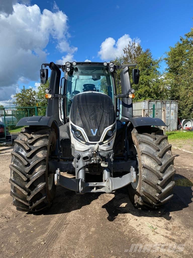 Valtra T 235 Tractoare