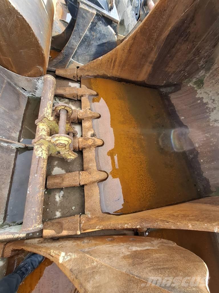 Komatsu PC 700 LC-11 Excavatoare pe șenile
