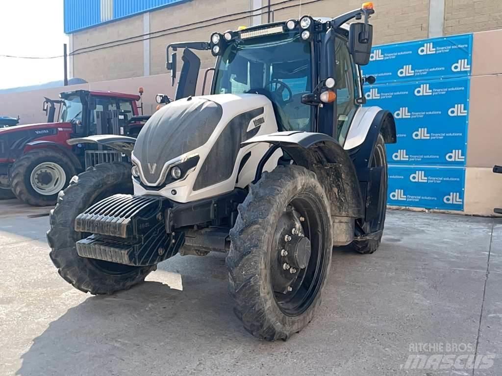 Valtra G135 Tractoare