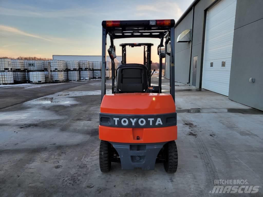 Toyota 8FB25 Stivuitor electric