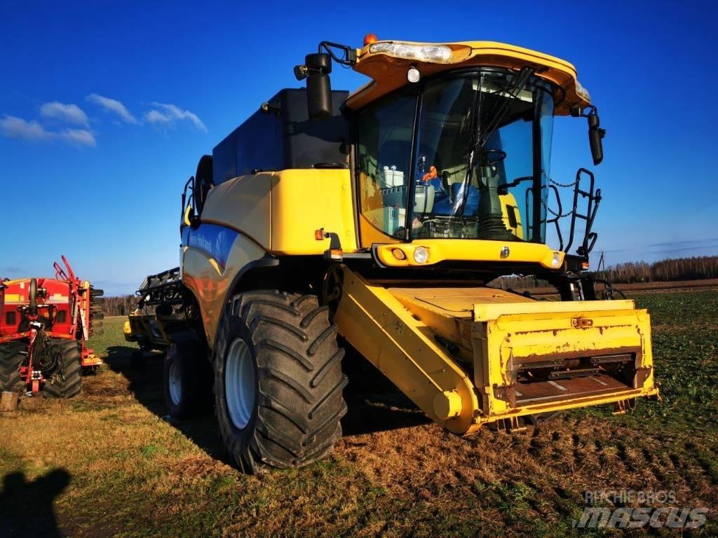 New Holland CX 8080 Combine de secerat