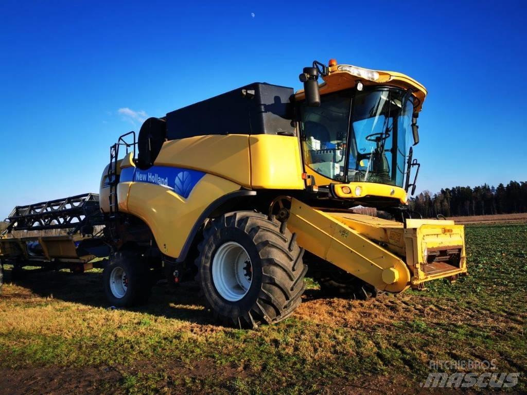 New Holland CX 8080 Combine de secerat
