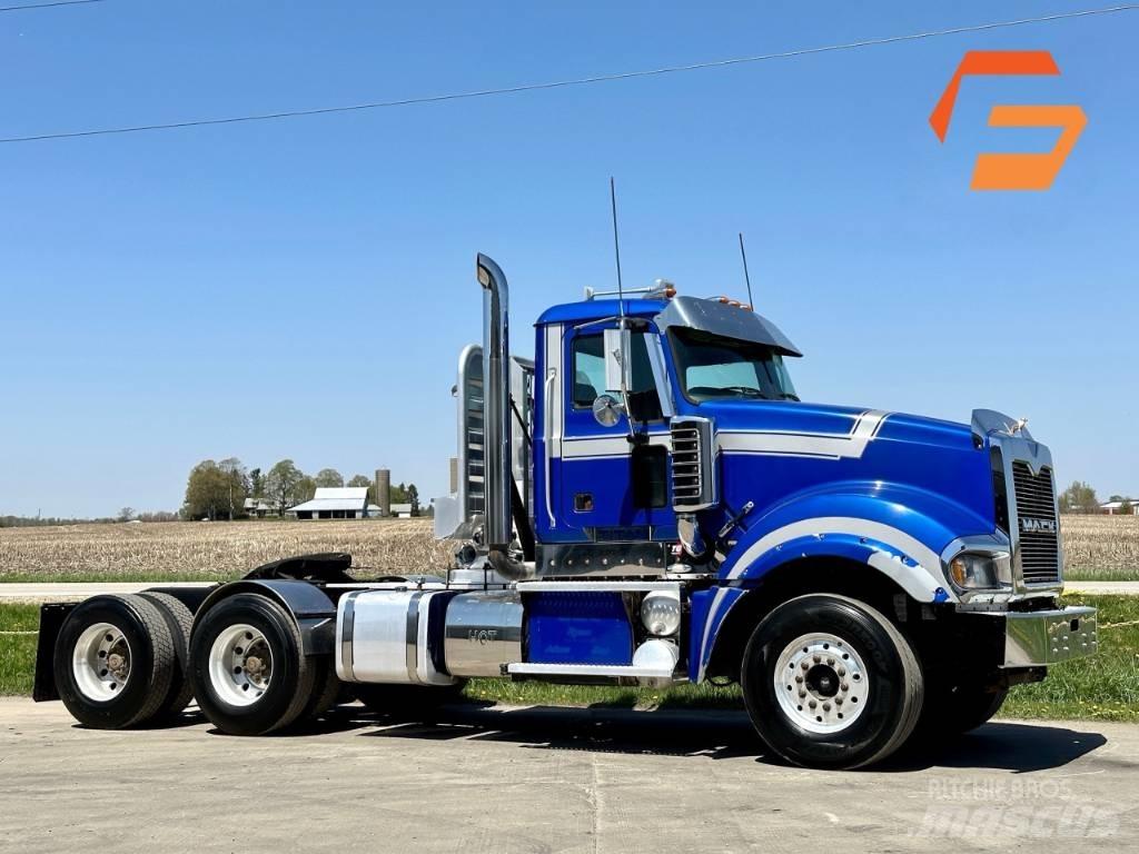 Mack Titan TD 713 Altele