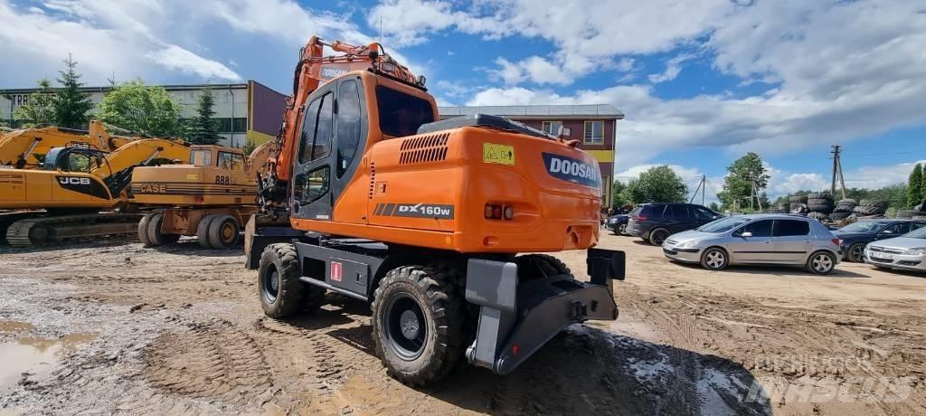 Doosan DX 160 W Excavatoare cu roti