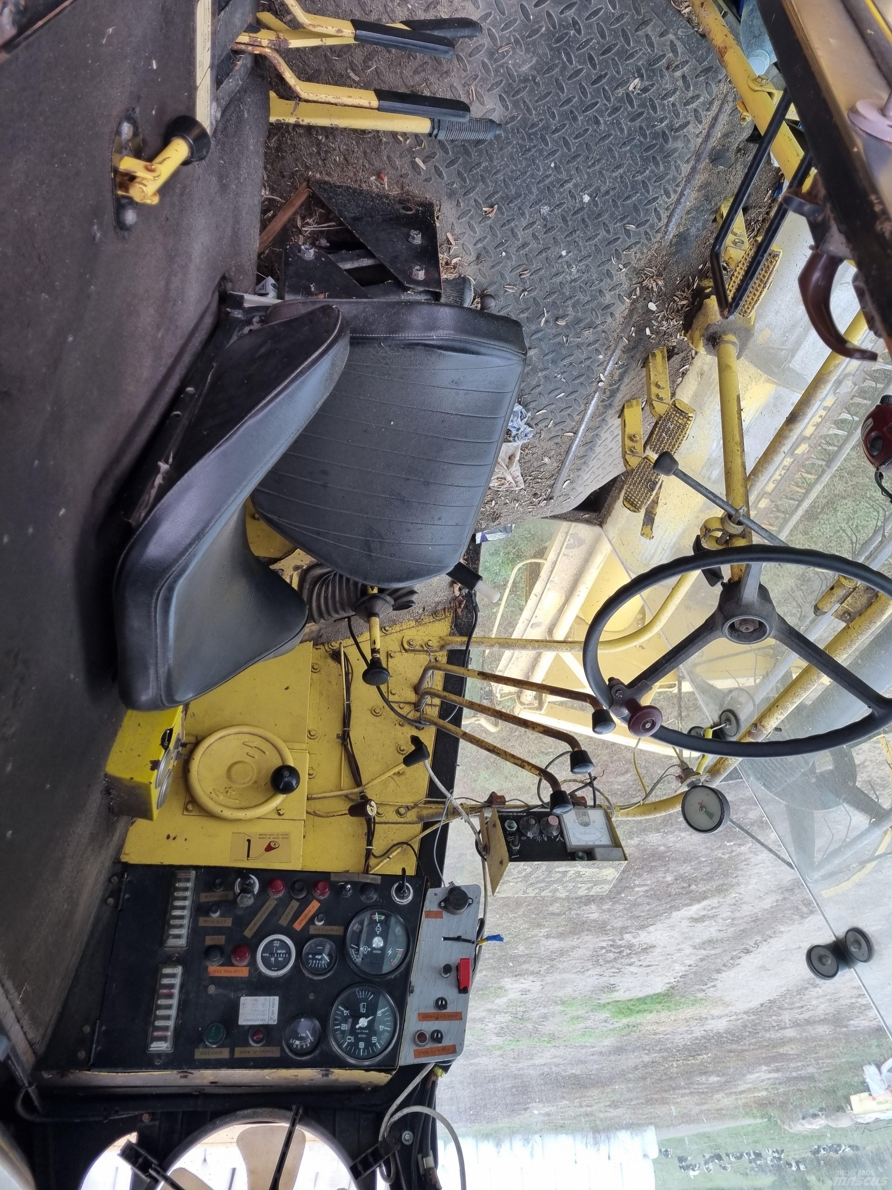 New Holland 8050 Combine de secerat