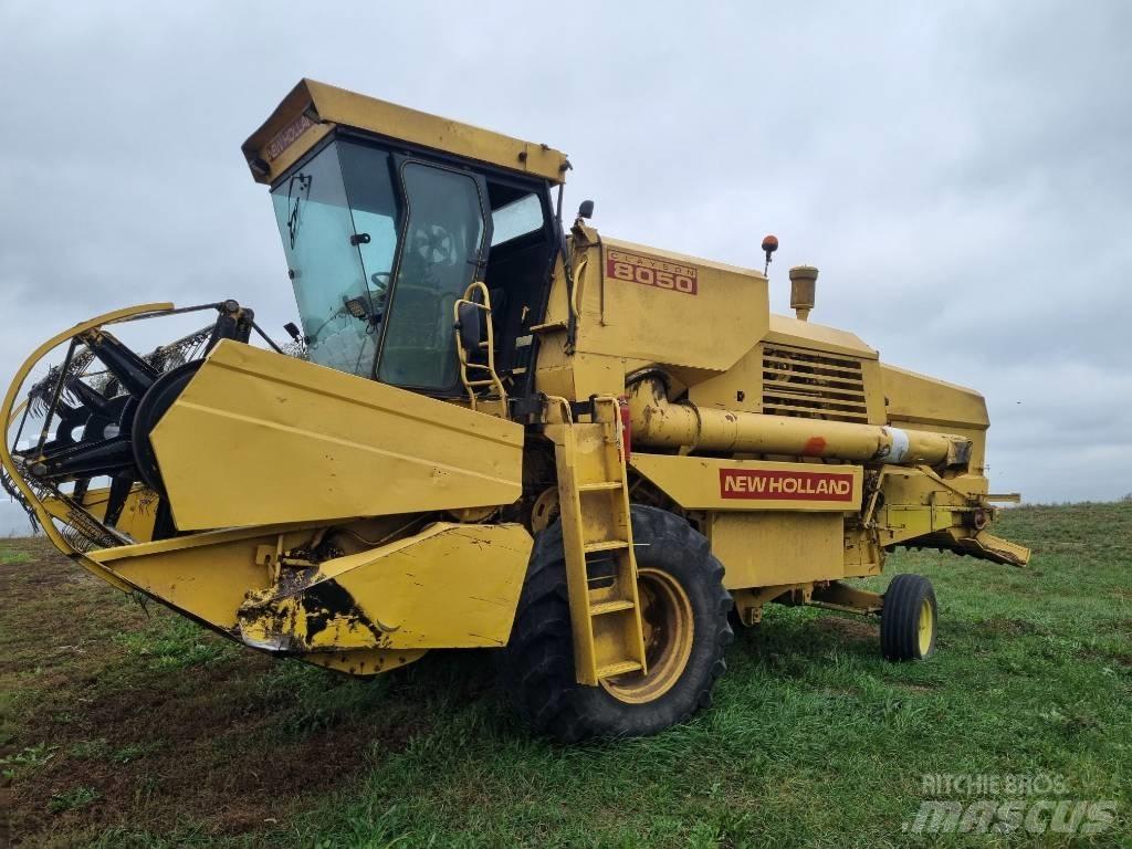 New Holland 8050 Combine de secerat
