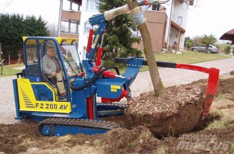  Pazzaglia FZ 200 AV Utilaje întreţinere terenuri - Altele