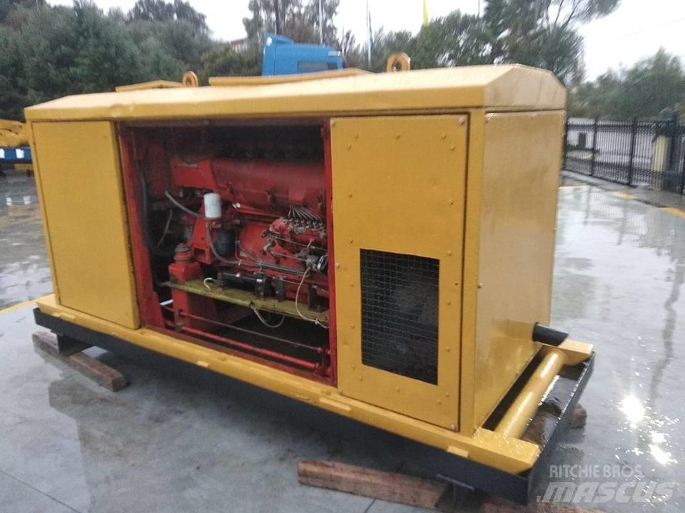 CAT MS-A82 Excavatoare pe șenile

