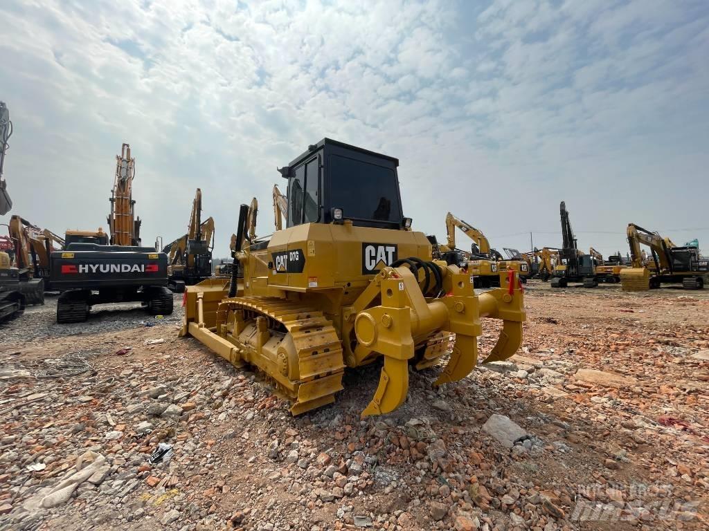 CAT D 7 G Excavatoare pe șenile
