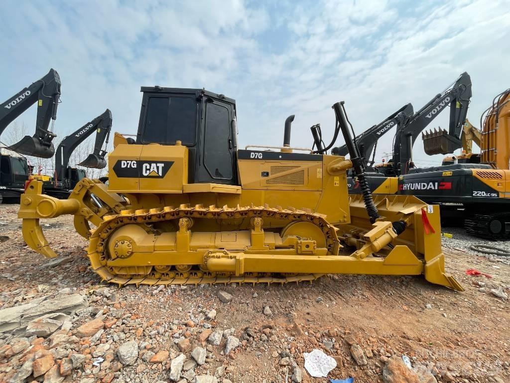 CAT D 7 G Excavatoare pe șenile
