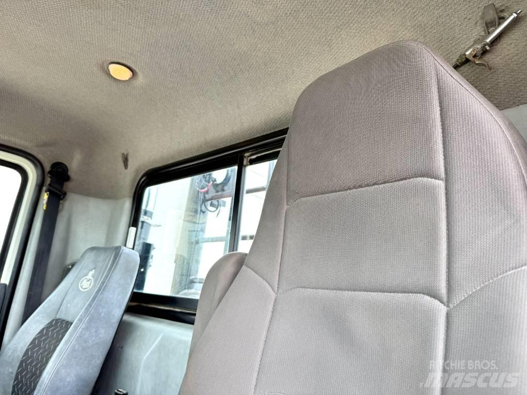 Mack CHU 613 Vehicule de recuperare