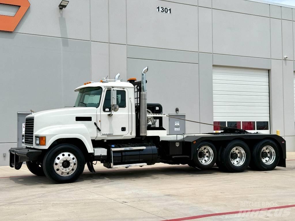 Mack CHU 613 Vehicule de recuperare