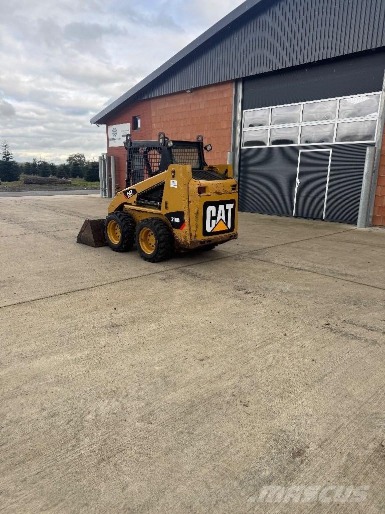 CAT 216 B 3 Mini incarcator