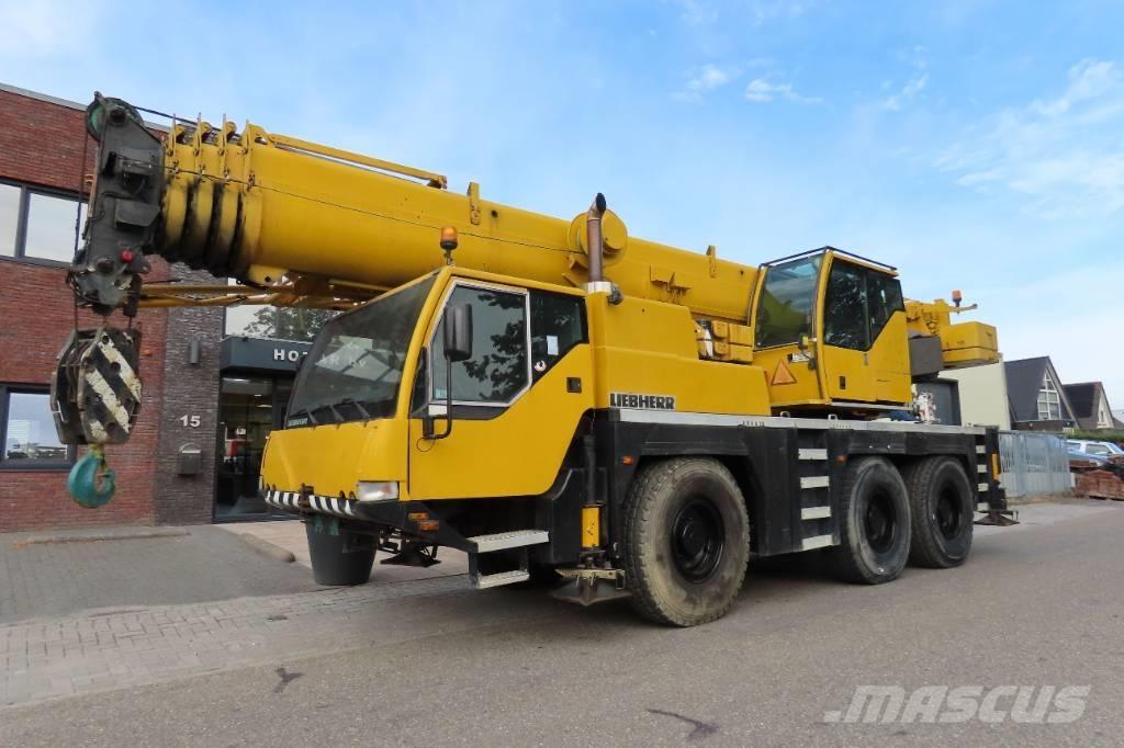 Liebherr LTM 1055-1 Macara pentru orice teren
