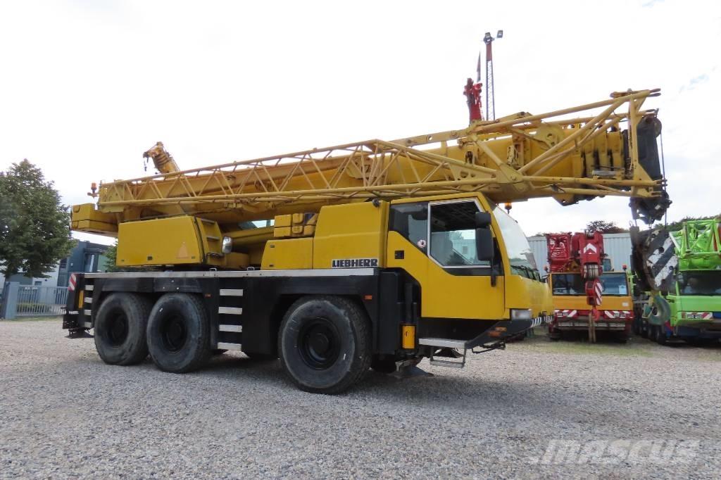 Liebherr LTM 1055-1 Macara pentru orice teren