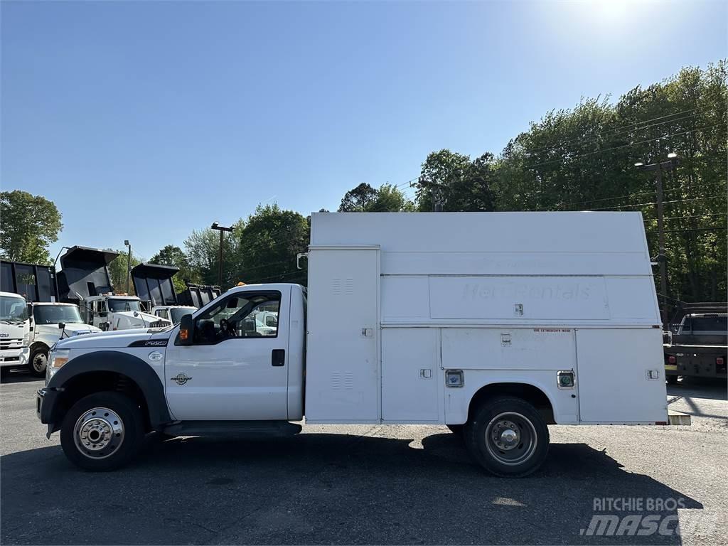 Ford F550 Municipal/vehicul cu uz general