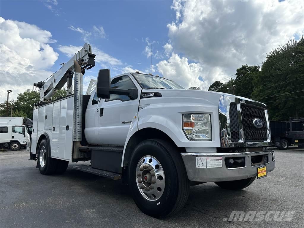 Ford F750 Municipal/vehicul cu uz general