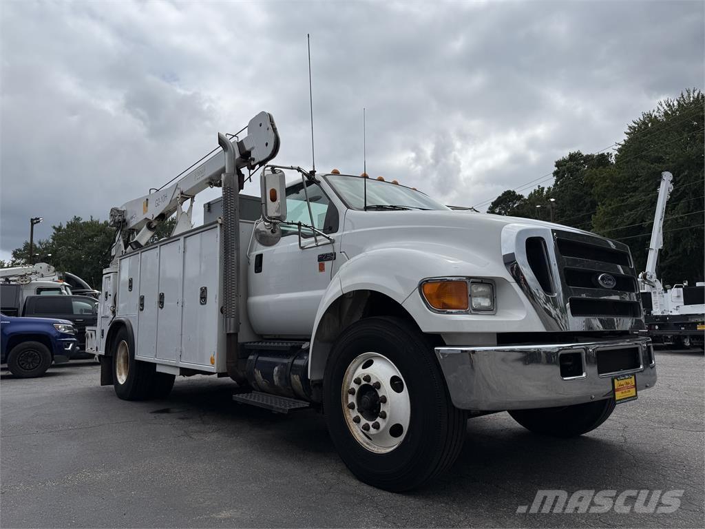 Ford F750 Municipal/vehicul cu uz general