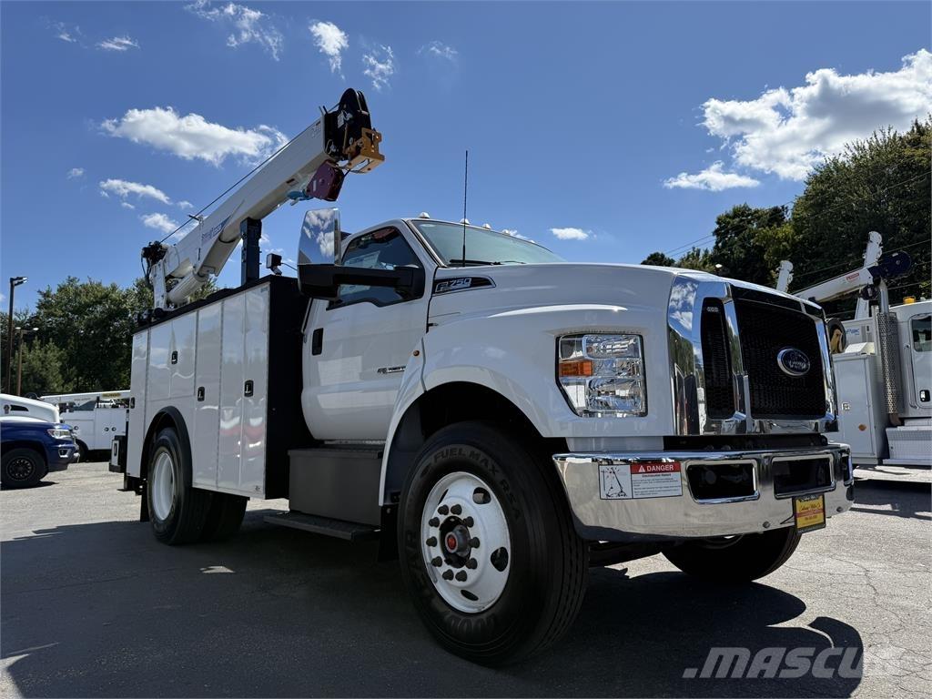 Ford F750 Municipal/vehicul cu uz general