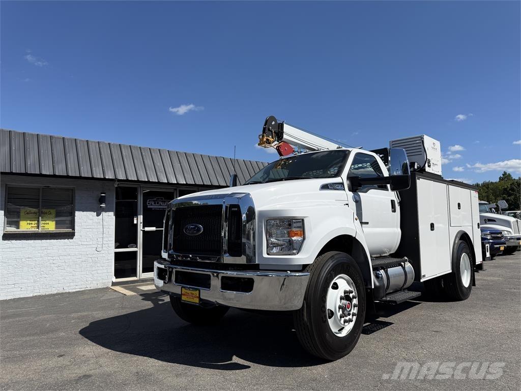 Ford F750 Municipal/vehicul cu uz general