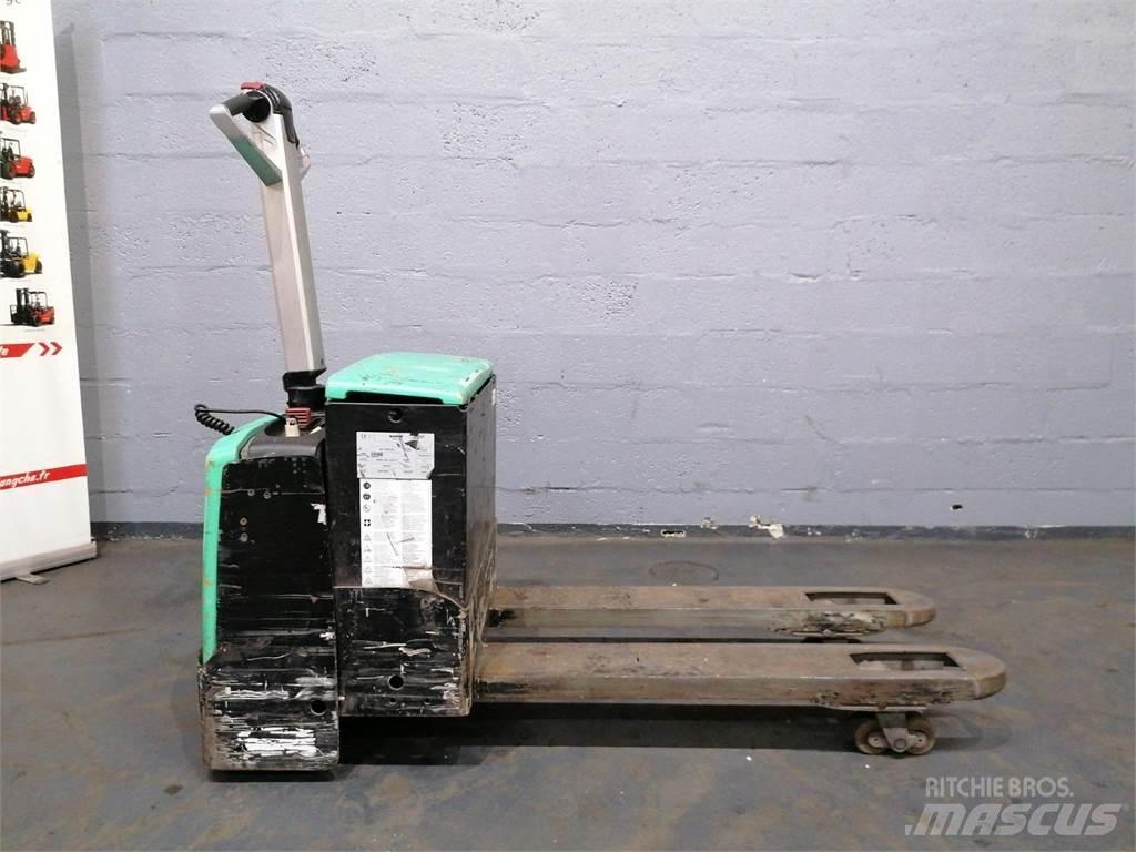 CAT NPP20M Transpaleta manuala