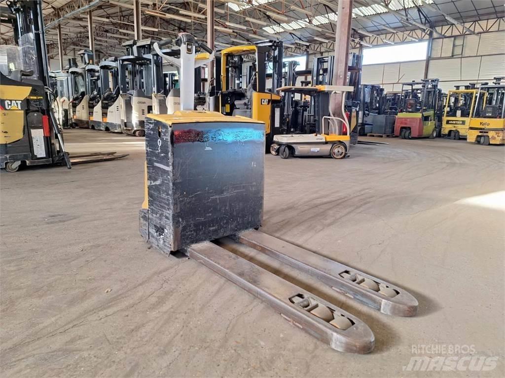 CAT NPP20N Transpaleta manuala