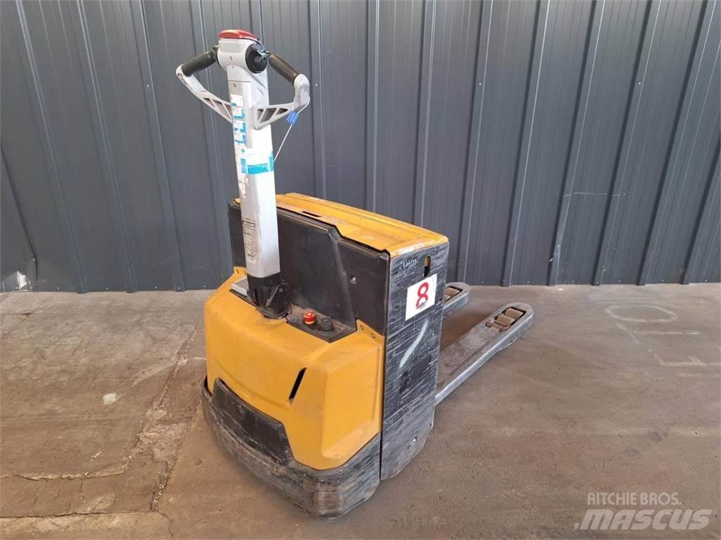 CAT NPP20N2 Transpaleta manuala