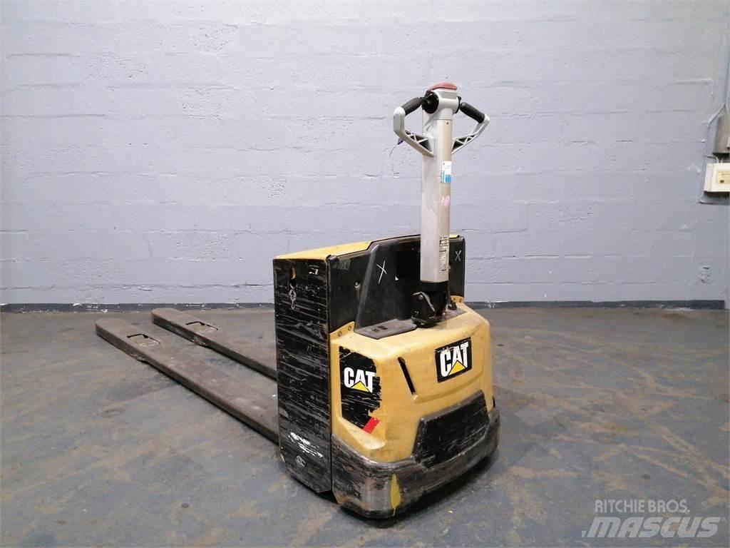 CAT NPP20N2 Transpaleta manuala